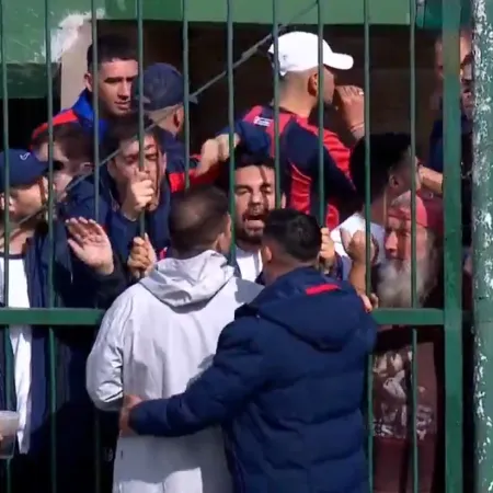 "Que se vayan todos": la furia de los hinchas de San Lorenzo tras la goleada con Defensa
