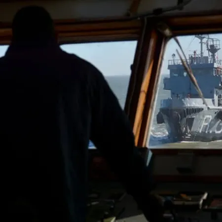 Subasta en la Armada: el Gobierno pone a la venta dos históricos remolcadores en desuso