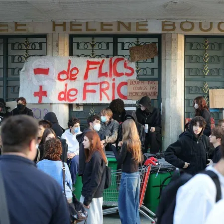 Francia mantiene las protestas estudiantiles pese a las promesas del gobierno