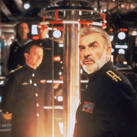 De Sean Connery a Milei: el libro recomendado por Santiago Caputo que explotó en el cine