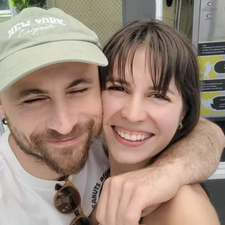 "Cuesta solo $7.000": de Australia a San Luis, la pareja que revolucionó el baño de perros