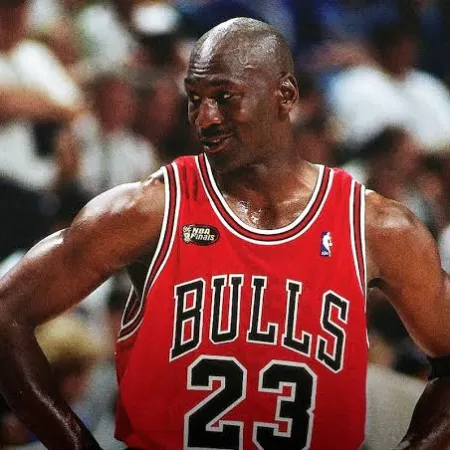 La cifra récord por la que se vendió una camiseta de Michael Jordan que usó en la NBA