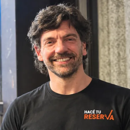 Lo echaron en 2025 y reflotó un "hobbie" del COVID para llenar restaurantes: "Hago todo"