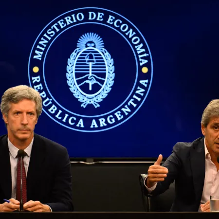 De los lingotes de oro a los USD 1.023 millones: Caputo enfrenta otra denuncia