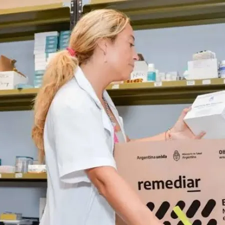 Remediar: el Gobierno recortó el listado de medicamentos, cuáles quedan y qué cambia