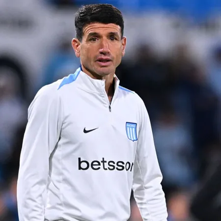 La figura que limpió Chirola Romero en Racing para el clásico con Independiente