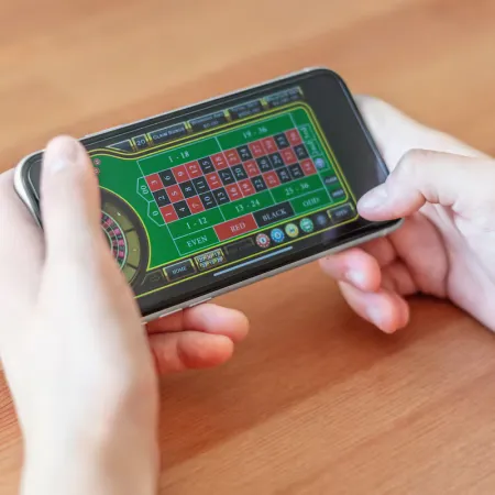 Qué cambiará para los menores y cómo buscan frenar la ludopatía en Provincia