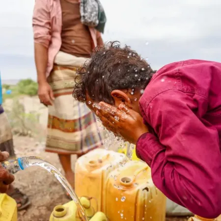 Yemen: 1,6 millones de niños podrían quedarse sin agua por la ofensiva en Taiz