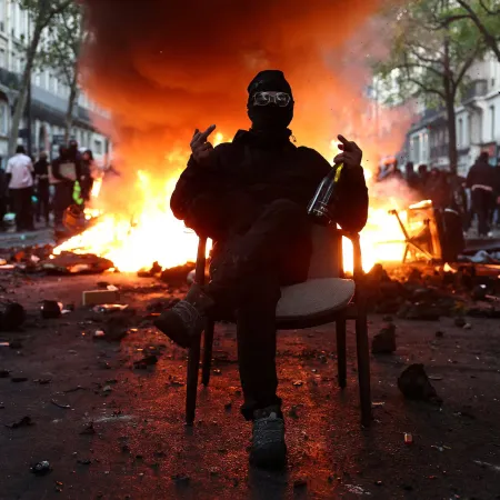 El suicidio de las sociedades: las protestas en Francia y la justificación de la violencia