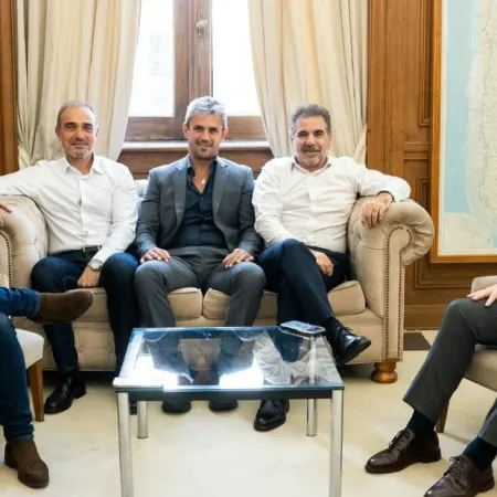 Santilli reunió al PRO en Casa Rosada para negociar el Presupuesto y las PASO