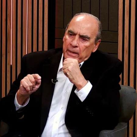 Qué ve Guillermo Francos para 2027: Milei, la economía y su posible regreso
