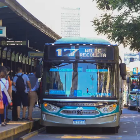 Por qué el boleto de colectivo en el AMBA podría llegar a los $2.358 según la UBA