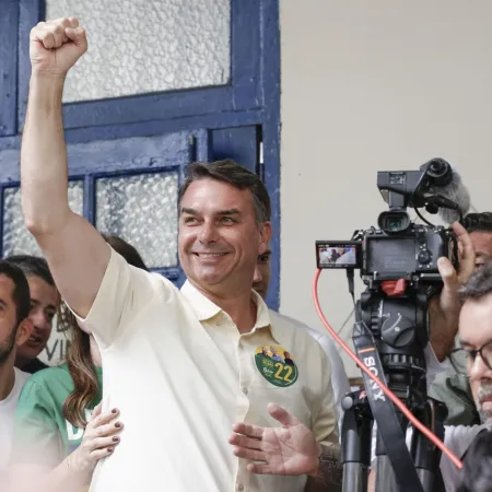 Bolsonaro llega arriba, pero el recuento puede cambiar por el voto que falta decidir