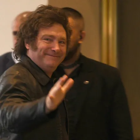 Milei encabezará la reunión de Gabinete y recibirá al gran maestre de Malta