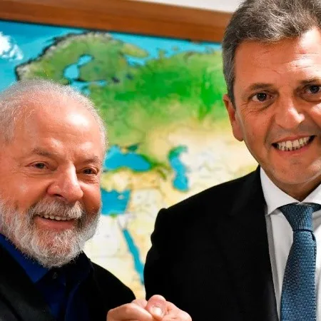 Massa le pidió a Milei que reconozca el triunfo de Lula y normalice el vínculo con Brasil