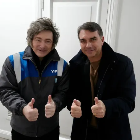 Bolsonaro, avión privado y una denuncia: el viaje que puso a Migraciones en la mira
