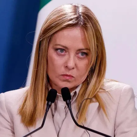 Meloni enfrenta a la Justicia italiana por la liberación de un activista