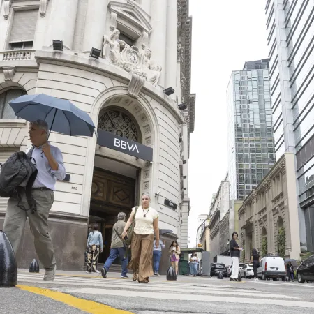 Bancos cerrados en noviembre: qué días no abrirán y cuándo vuelven a atender