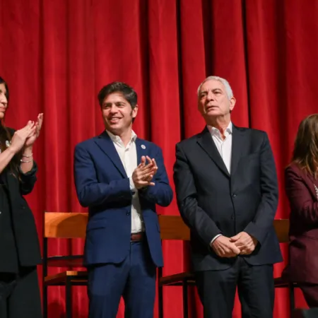 Kicillof apuntó contra Milei por el negacionismo climático y el ajuste ambiental