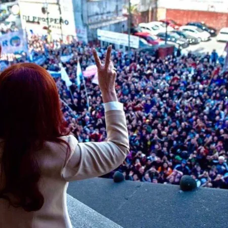 Cristina cumplió 500 días bajo prisión domiciliaria y la militancia reclamó su liberación