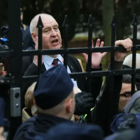 Polonia: Tom Rose y la renuncia de Jakub Kumoch amplifican el conflicto institucional