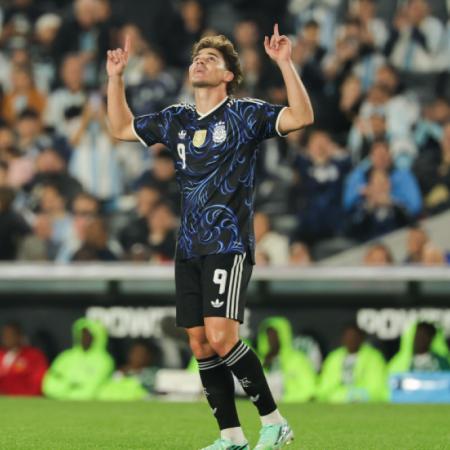 La Selección goleó 7-0 a Burkina Faso y ya piensa en la despedida de Messi