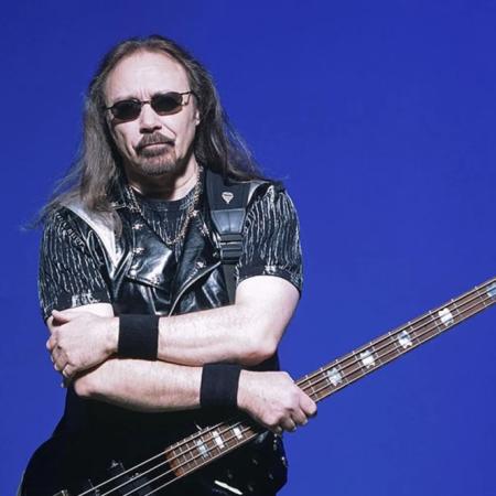 Ian Hill anunció su retiro de Judas Priest tras 56 años por una artritis avanzada