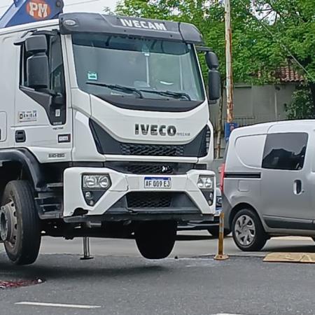 Villa Luro: atropellaron a un motociclista en Juan B. Justo y está grave