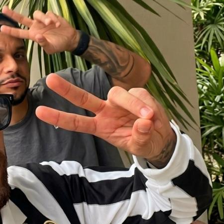 Neymar votó en San Pablo y su gesto del 22 fue leído como un respaldo a Flávio Bolsonaro