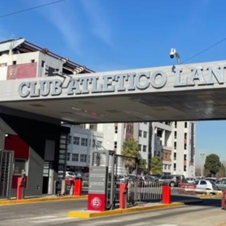 Club Lanús: el nene de 12 años continúa grave tras caerle un arco encima