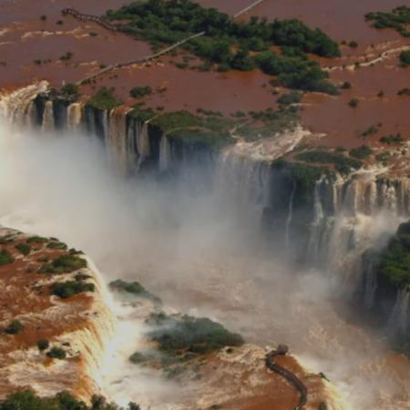 Cierran preventivamente la Garganta del Diablo por una fuerte crecida del río Iguazú