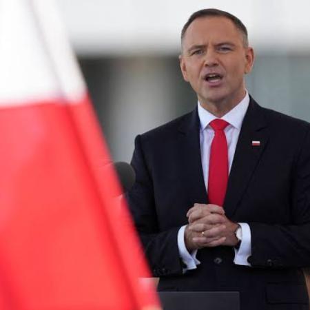 Nawrocki vuelve a Polonia para defender sus atribuciones ante la crisis judicial de Tusk