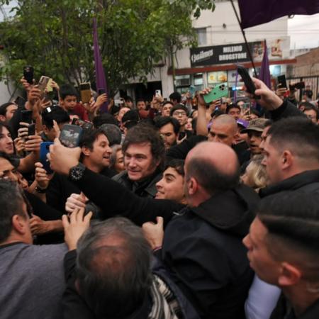 Milei llegó a Catamarca y lo recibieron 1.200 militantes: qué busca con su primera visita