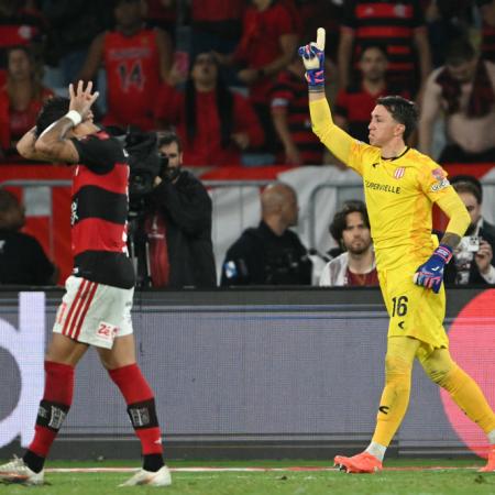 ¡Maracanazo Pincha! Estudiantes aguantó con diez y es finalista de la Copa Libertadores