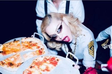 Madonna cumplió 61 entre uniformes de militar, bailes y pizzas