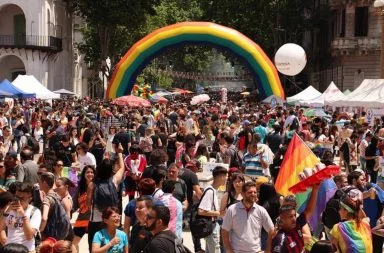 Marcha del Orgullo: El centro porteño se viste de arcoíris