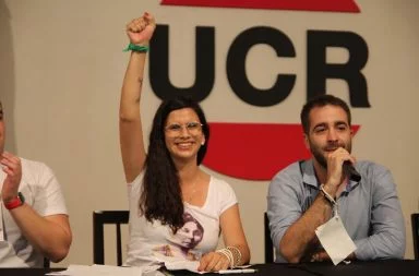 Histórico: Por primera vez la presidencia de la Juventud Radical se traspasa de mujer a mujer