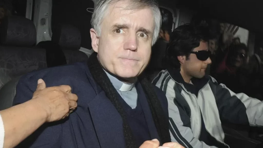 El padre Grassi pidió la libertad condicional tras cumplir con la mitad de su condena