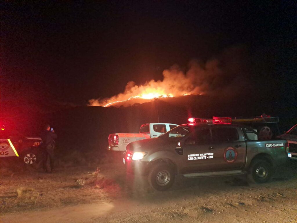 Incendios forestales: controlan el fuego desatado en el Valle de Punilla de Córdoba