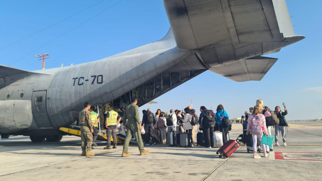 Llegó a Roma el primer contingente de argentinos evacuados desde Israel