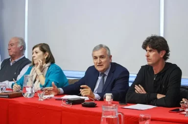 La UCR envió su "apoyo solidario" al gobernador de Chubut