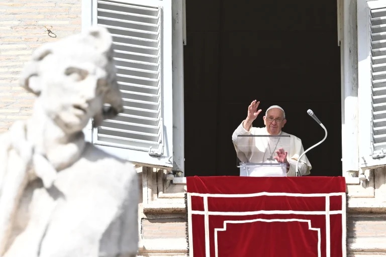 El papa Francisco pidió disculpas por no poder leer un discurso ante un grupo de rabinos: “No estoy bien de salud”