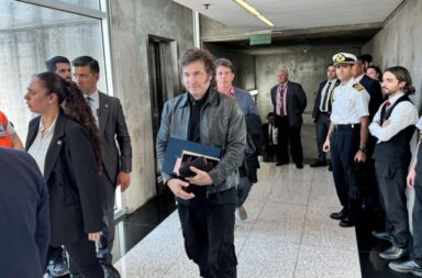 Milei regresó a la Argentina con el objetivo de sancionar el DNU