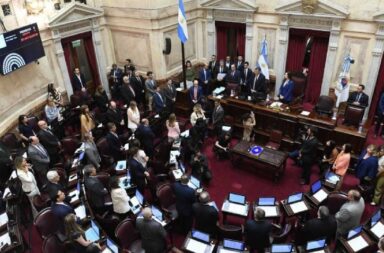 Victoria Villarruel negocia los últimos votos para la sanción de la boleta única en el Senado
