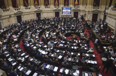 Cámara de Diputados: comenzó el debate de la ley Ómnibus con cruces entre oficialistas y peronistas