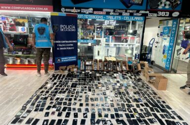 Secuestran más de mil celulares en el pleno Centro porteño