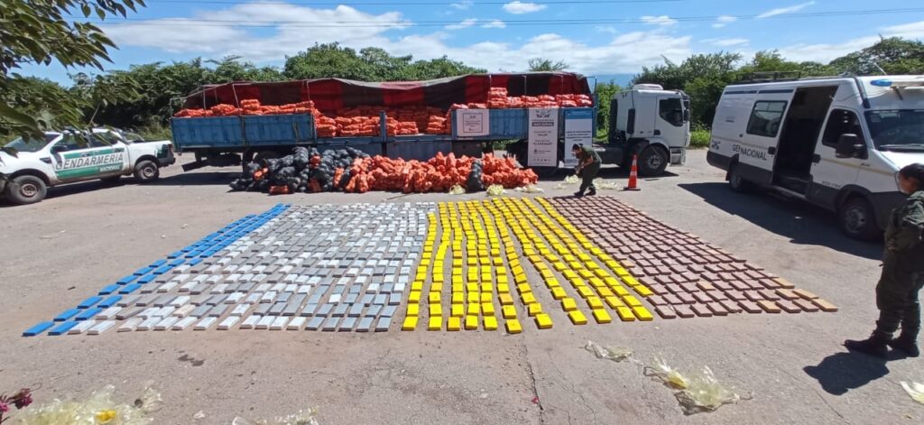 Narcotráfico: secuestraron más de 860 kilos de cocaína ocultos en una carga de zapallos