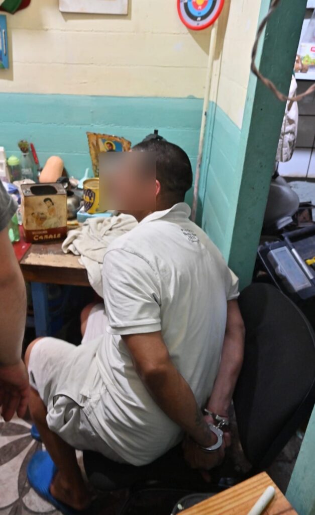 La Boca: desbaratan una red de narcomenudeo: cuatro detenidos e incautan drogas y armas