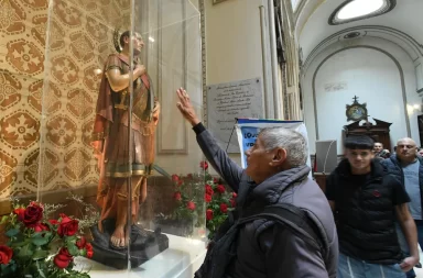 San Expedito: otro 19 de abril repleto de peregrinos en la parroquia de Balvanera